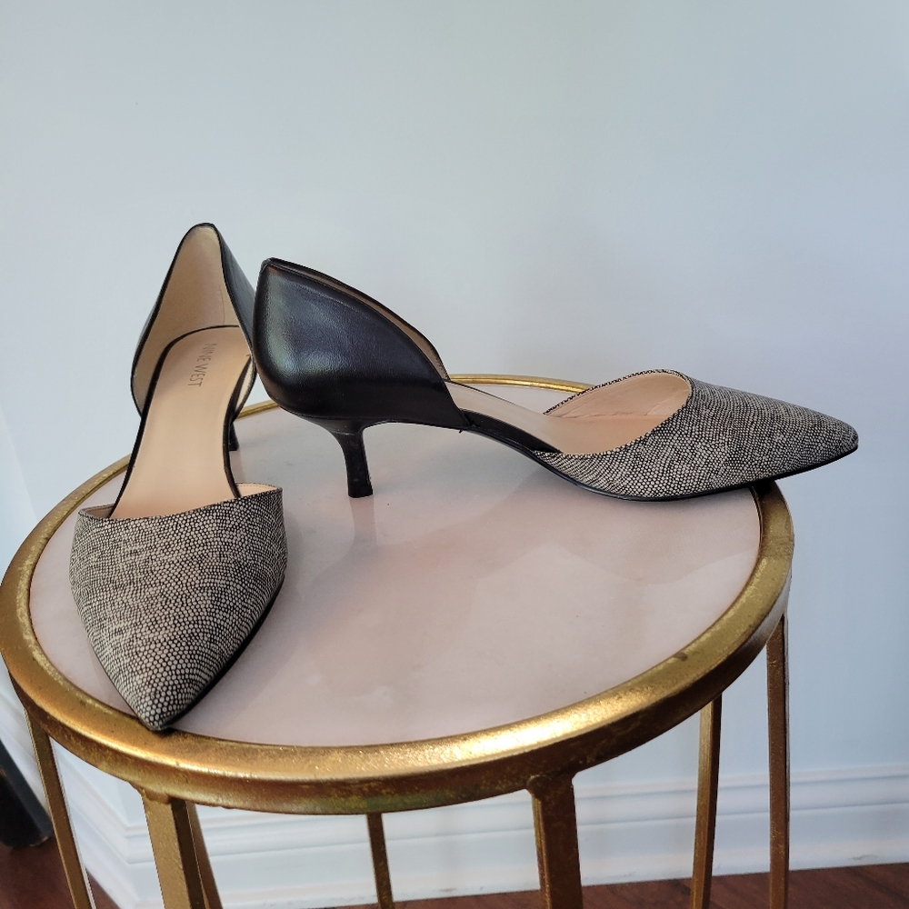 Nine West  black and pebbled print  size 9 1/2